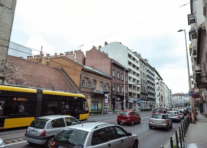 Renovated Design Apartment Close To The Danube