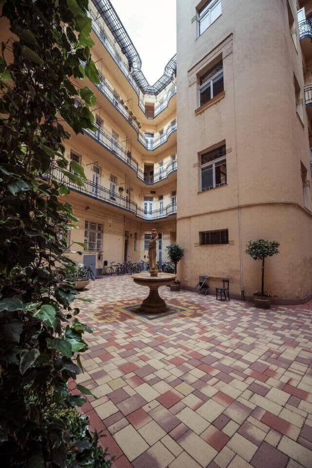Апартаменты Renovated Design Close To The Danube *